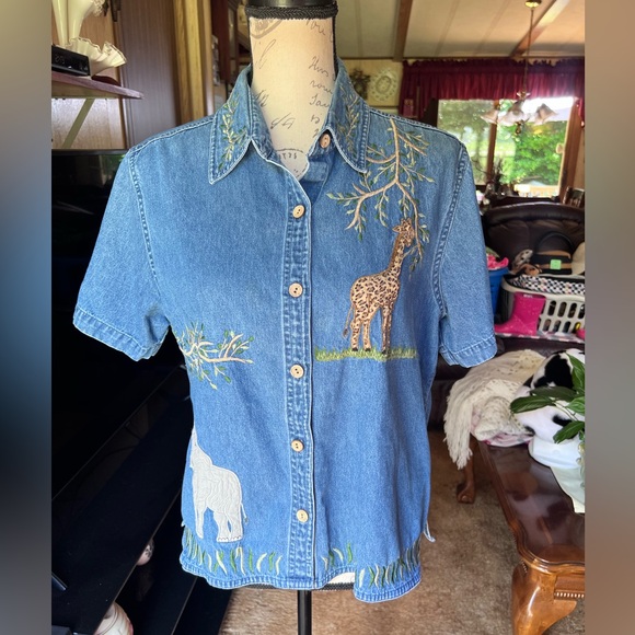 Vintage Tantrums Jean safari button down shirt embroidered 🐘 and 🦒. - Picture 1 of 16